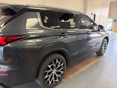 2024 Mitsubishi Outlander SE Black Edition