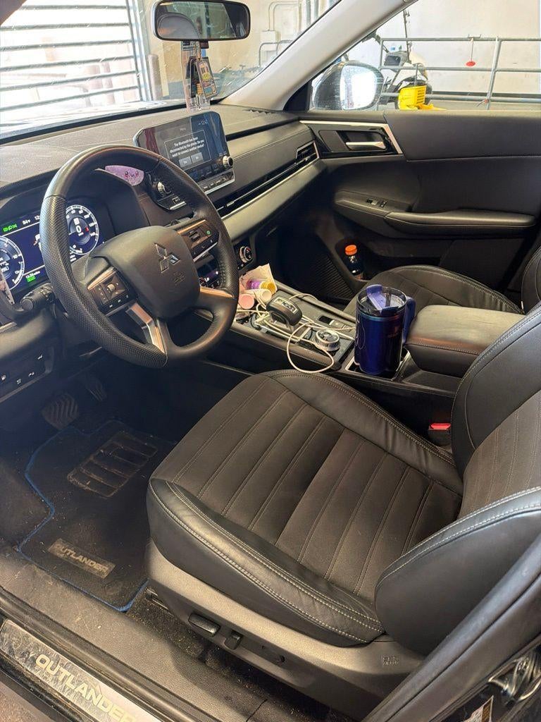2023 Mitsubishi Outlander PHEV Base