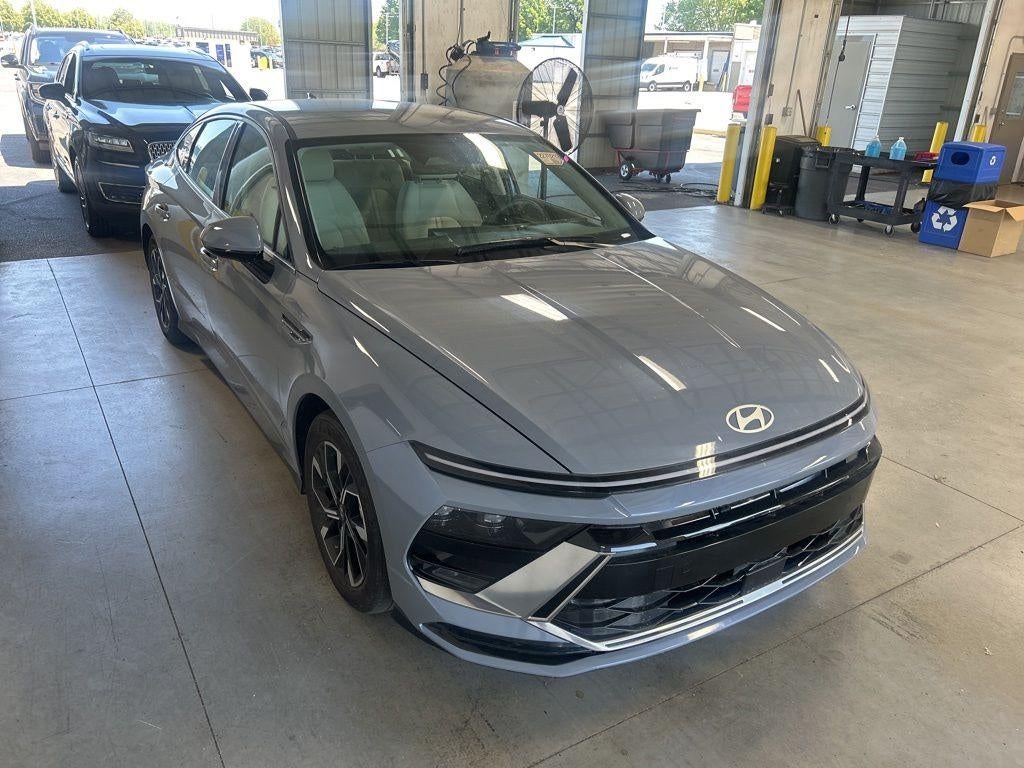 2025 Hyundai Sonata SEL's photo