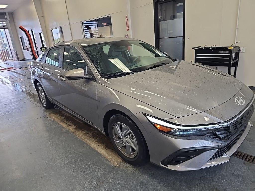 2024 Hyundai Elantra 2.0 SE IVT's photo