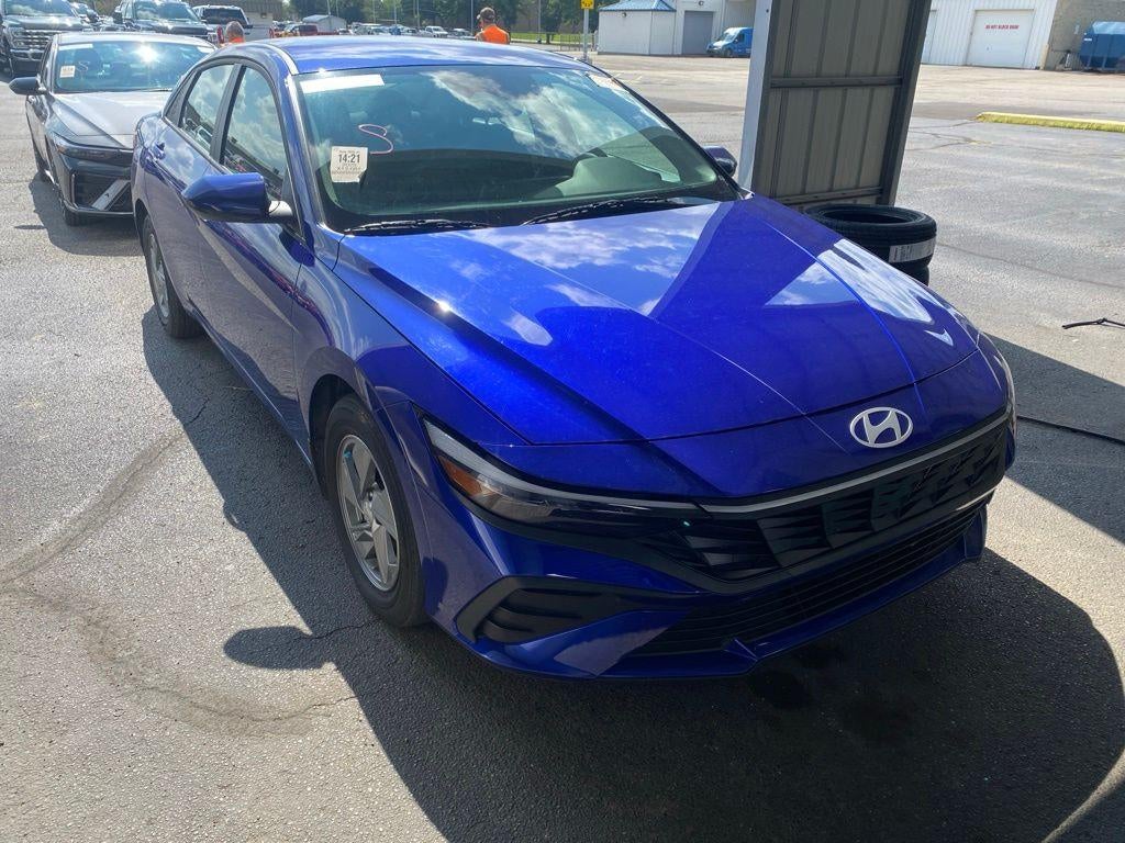 2025 Hyundai ELANTRA SE