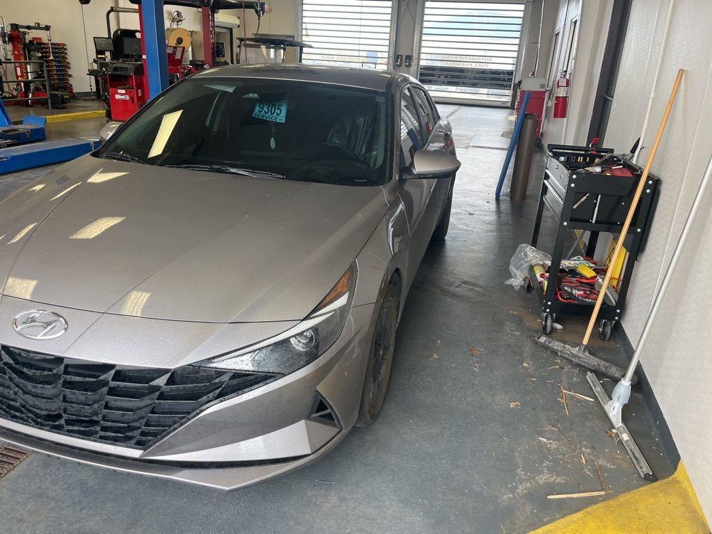 2023 Hyundai ELANTRA SEL