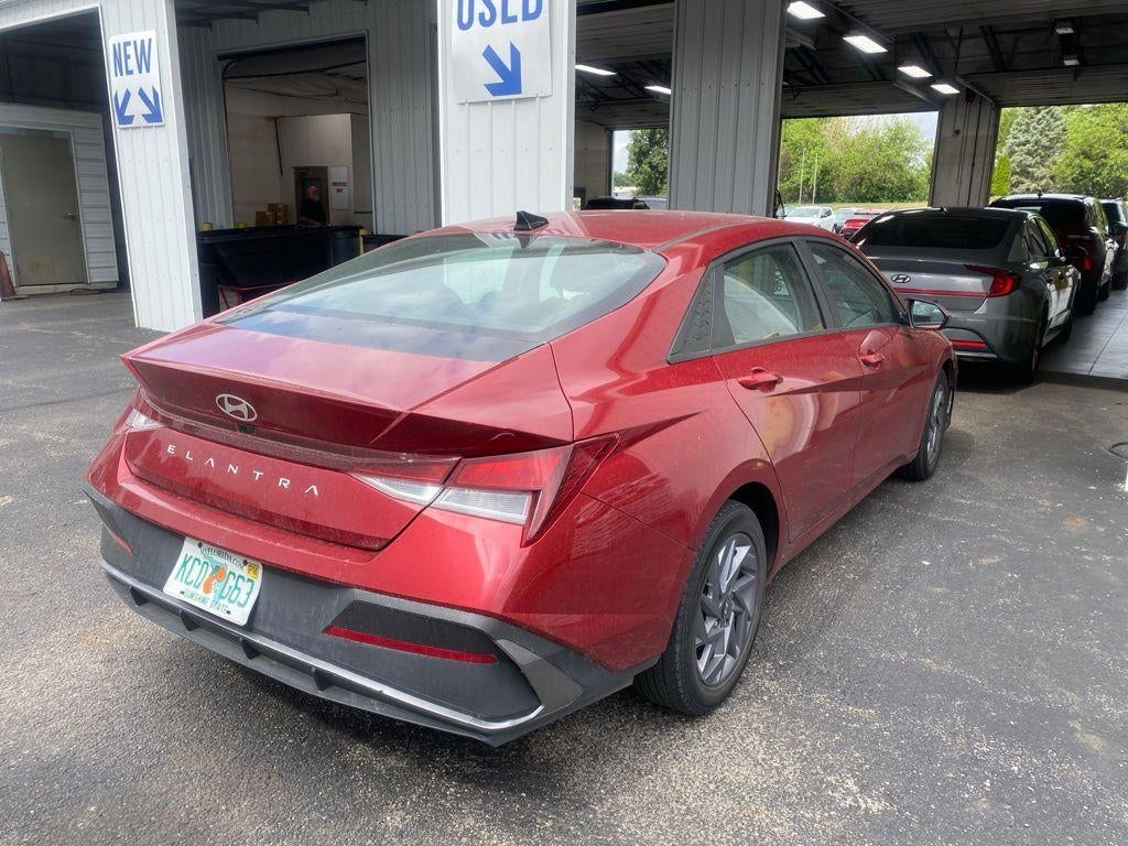 2024 Hyundai ELANTRA SEL
