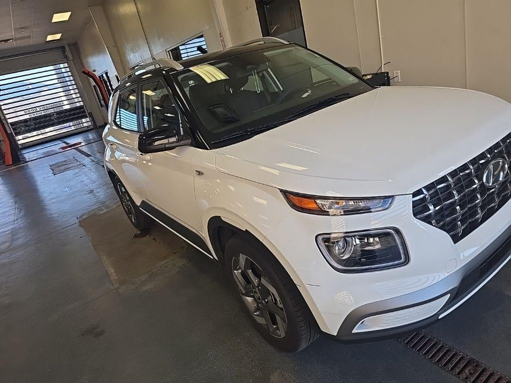 2024 Hyundai Venue Limited IVT's photo