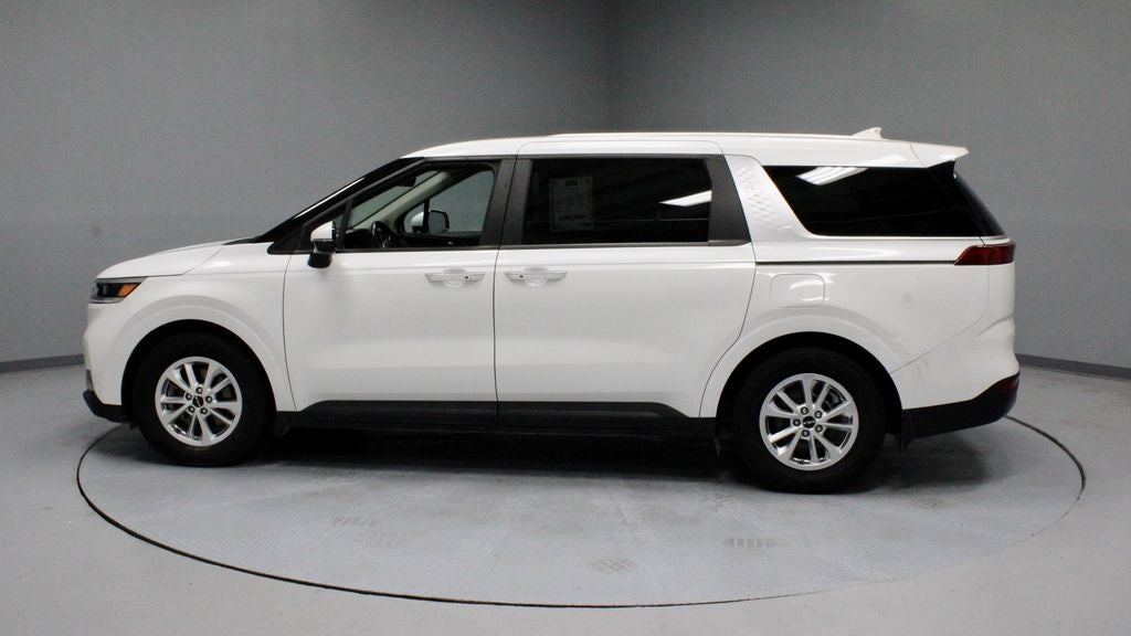 2023 Kia Carnival LX