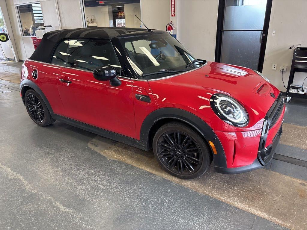 2023 MINI Convertible Cooper S's photo