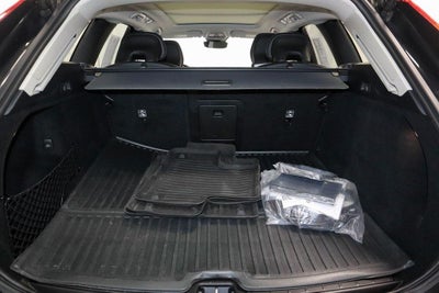 2024 Volvo XC60 Recharge Plug-In Hybrid T8 Plus Dark Theme