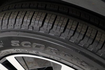 2024 Volvo XC60 Recharge Plug-In Hybrid T8 Plus Dark Theme