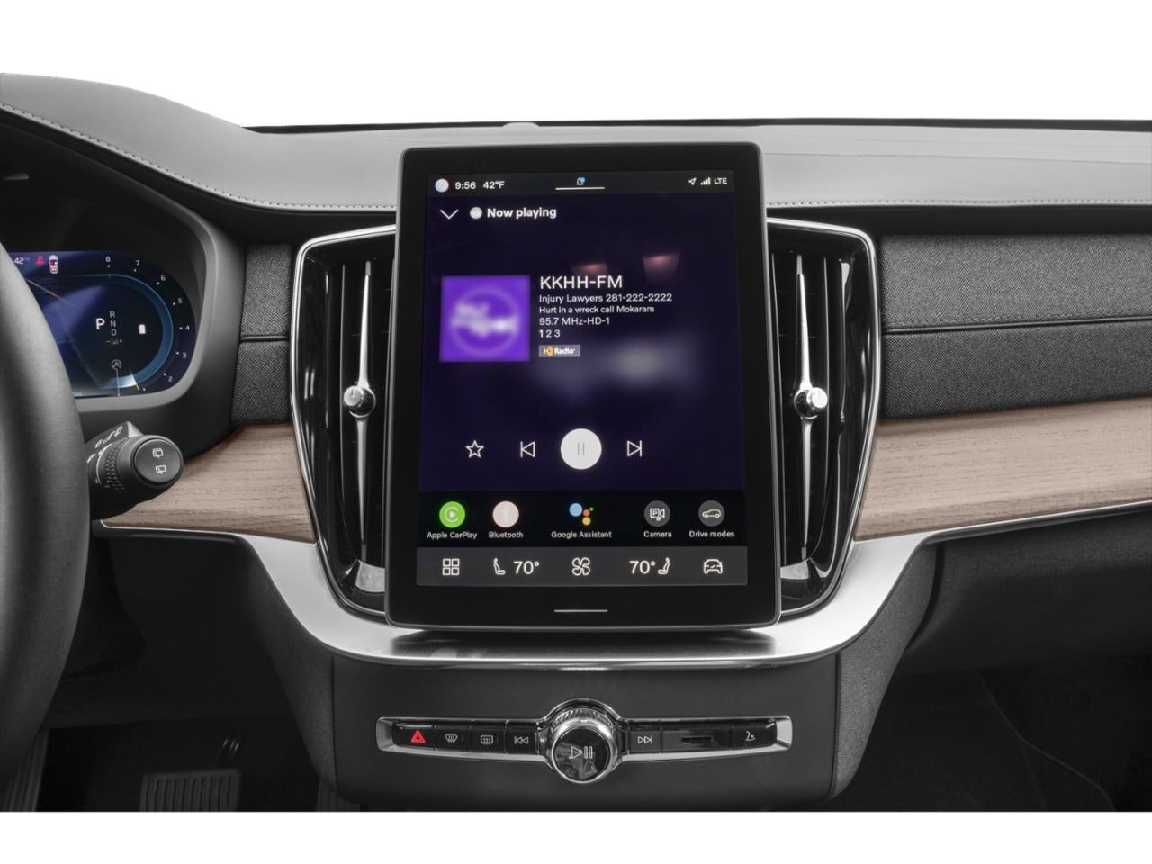 2025 Volvo XC90 B5 Plus