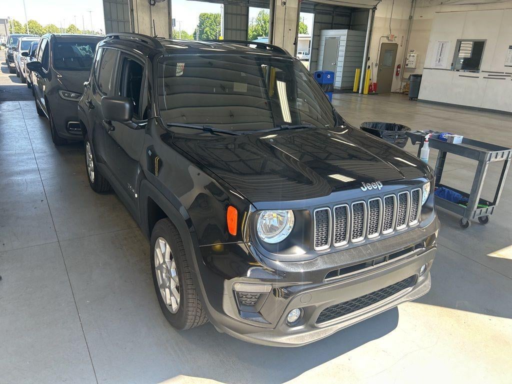 2023 Jeep Renegade Latitude 4x4's photo